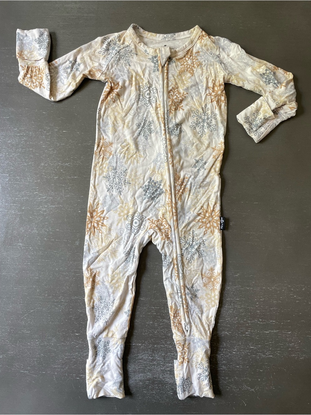 6-12m Millie + Roo Bamboo Zippy in Neutral Snowflake Print